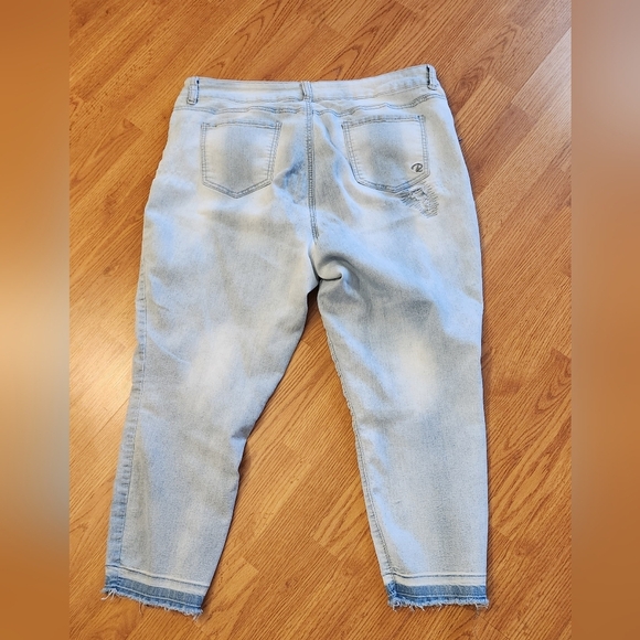 Revolution by Revolt Womens Sz 20 Ankle Length Light Blue Denim Distressed Jeans - Picture 9 of 12